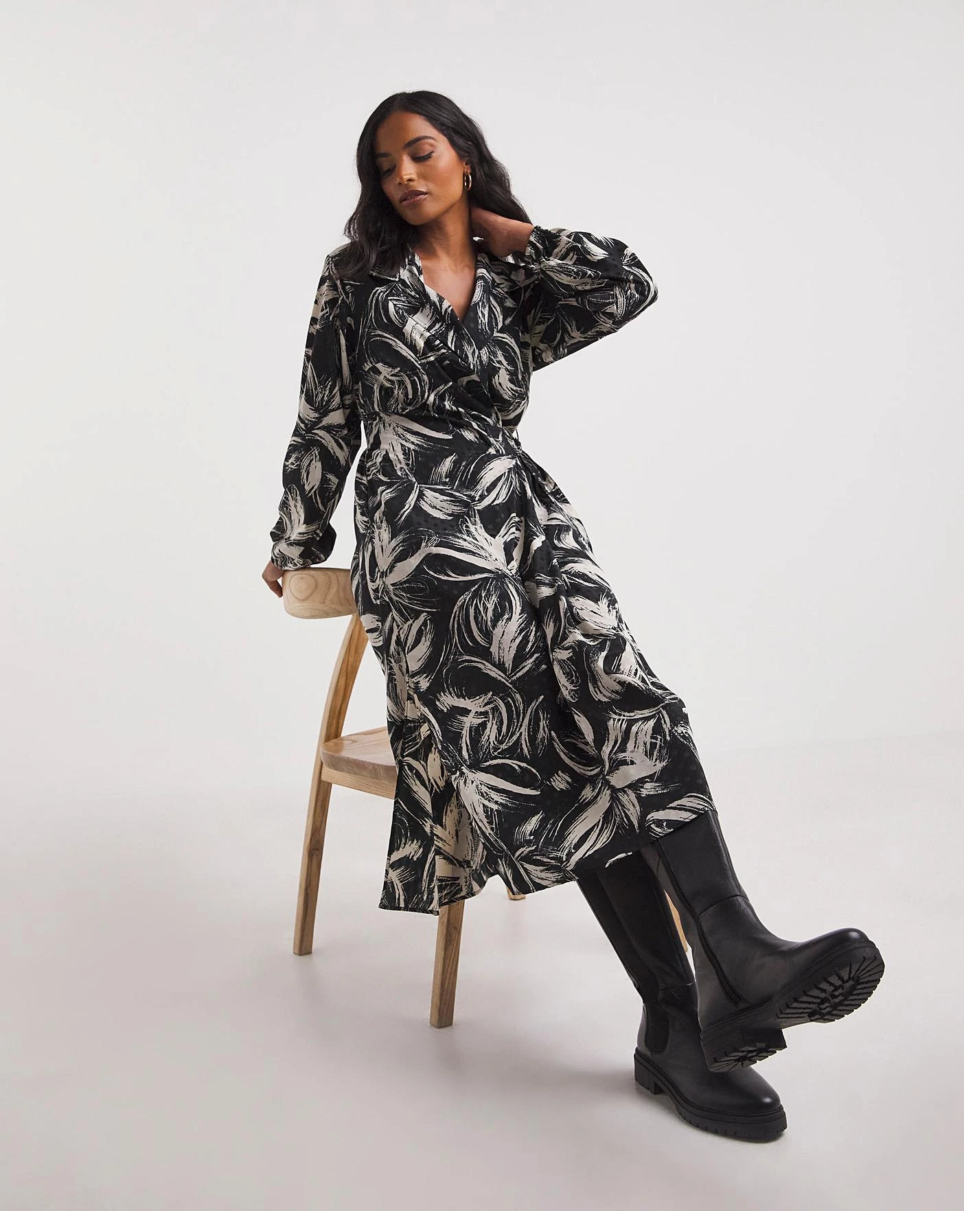 Satin Dobby Floral Wrap Dress| Mono Floral 3 Satin Dobby Floral Wrap Dress| Mono Floral - Image 3