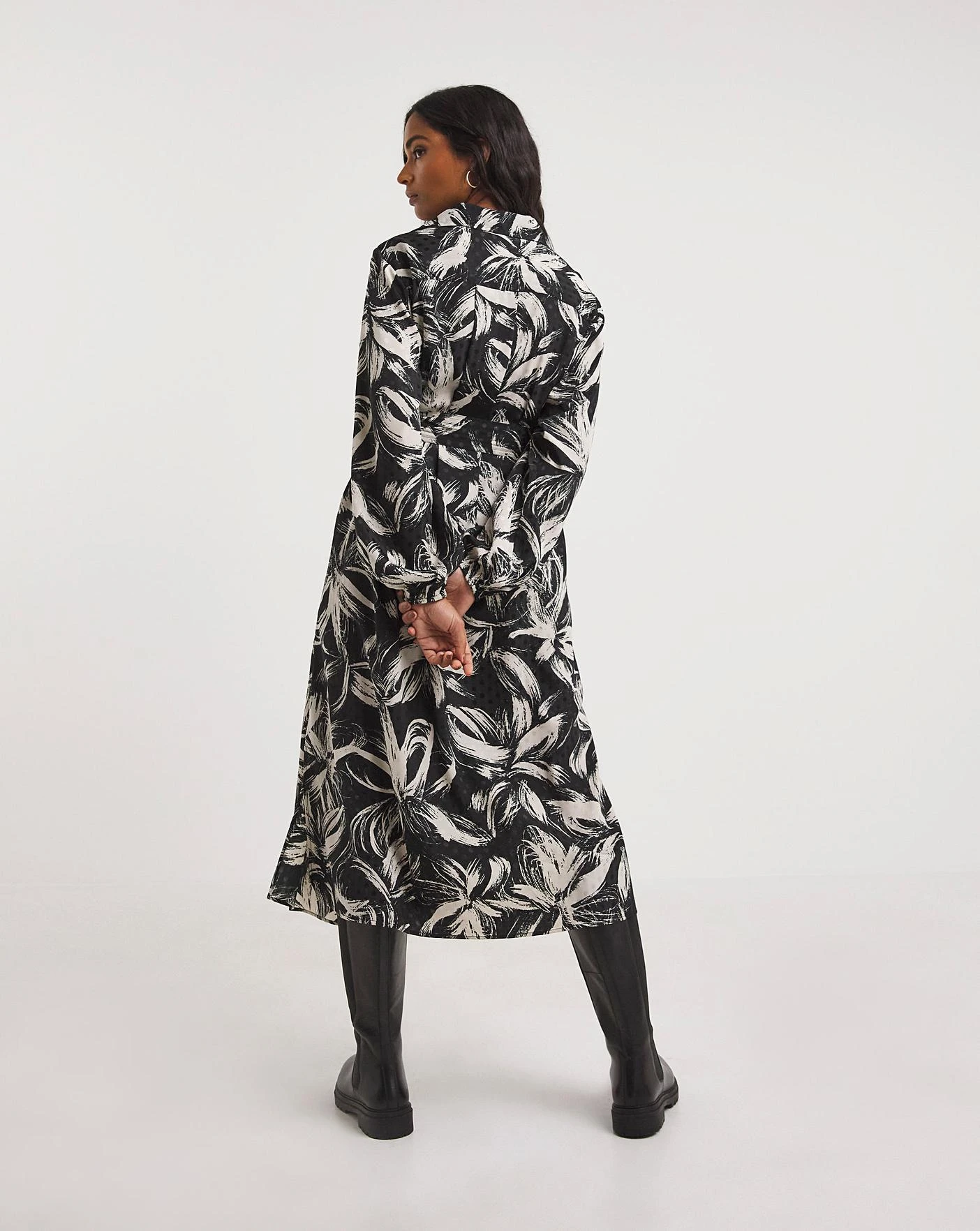 Satin Dobby Floral Wrap Dress| Mono Floral 4 Satin Dobby Floral Wrap Dress| Mono Floral - Image 4