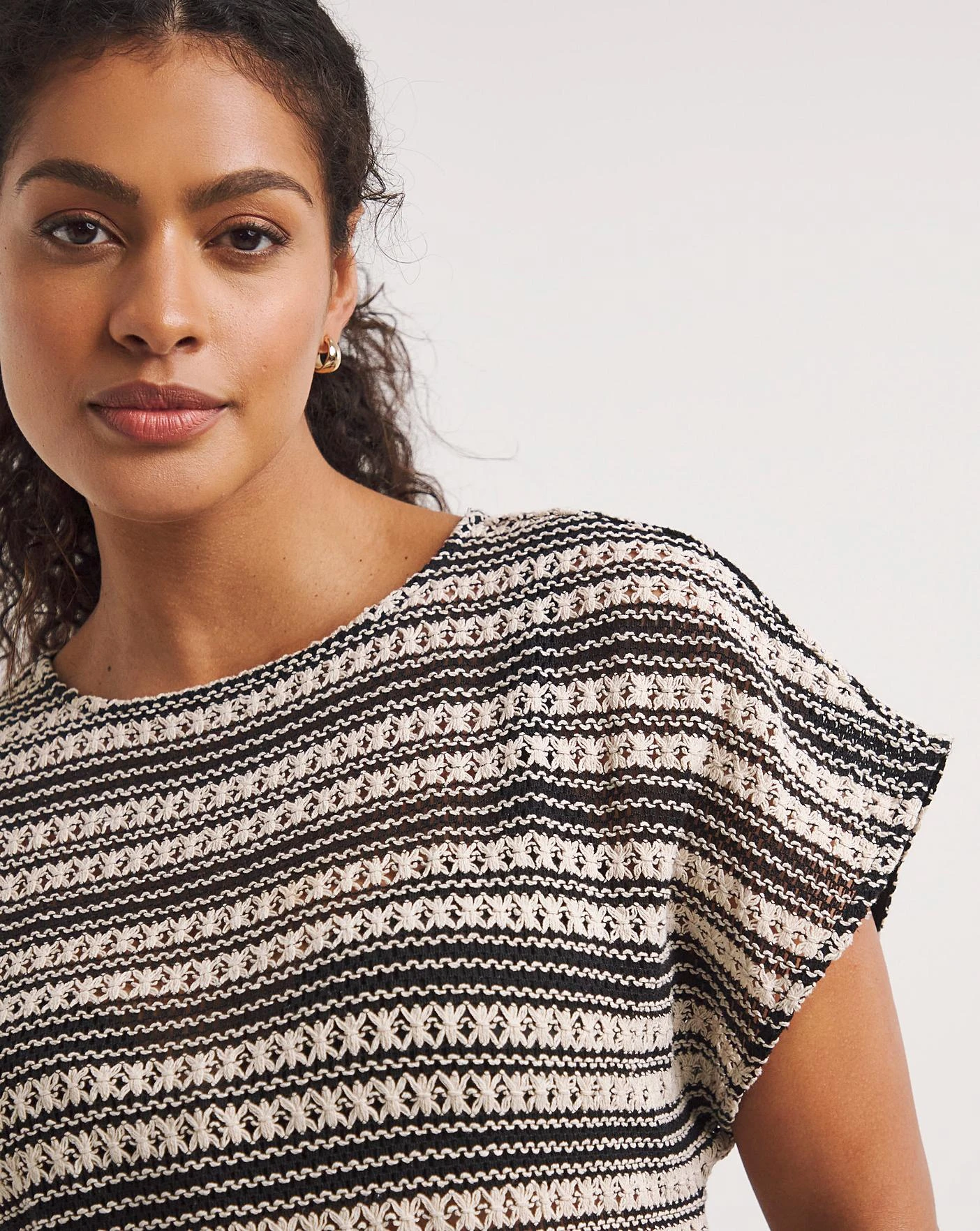 Roma Crochet Maxi Beach Dress| Mono 3 Roma Crochet Maxi Beach Dress| Mono - Image 3