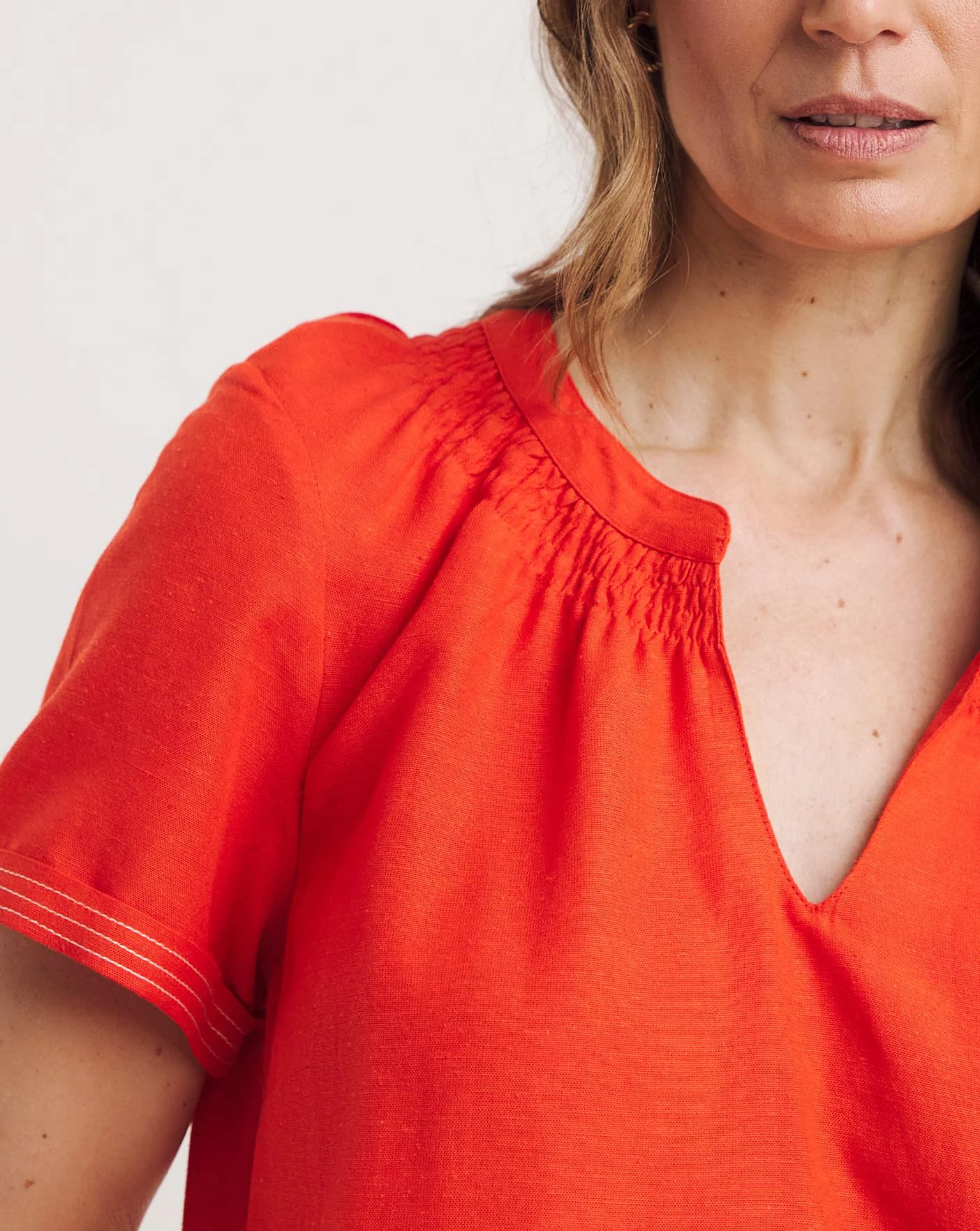 Julipa Linen Shift Dress| Red 3 Julipa Linen Shift Dress| Red - Image 3